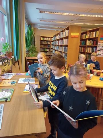 Rīgas 93.vidusskolas bibliotēka